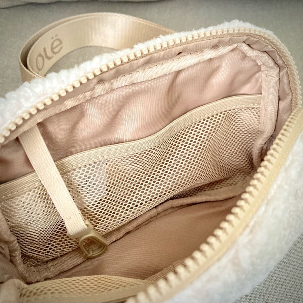 Lole Sherpa Fleece Crossbody Bag Cream Ivory Cozy Athleisure Belt Bag Fanny Pack - Picture 3 of 3